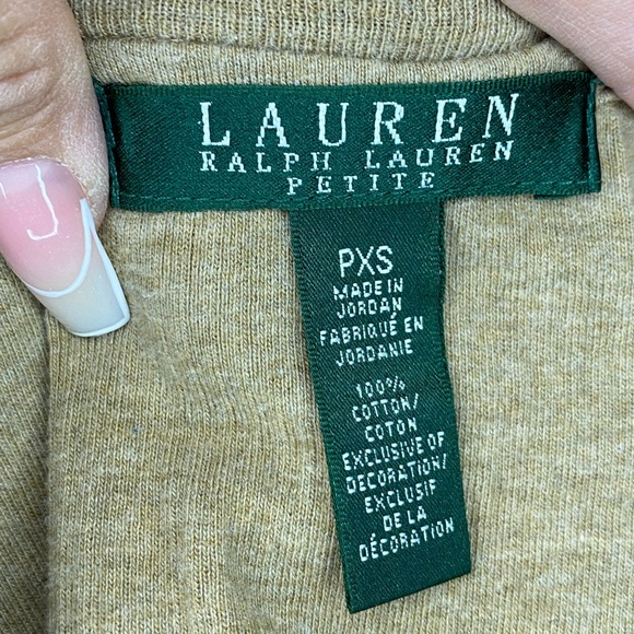 Tops/T-Shirts/Tanks👚 - 2 for $15 or 3 for $20 (Mix & Match) - Picture 5 of 5